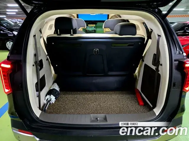 Kia Carnival 2024 — ფოტო 17/20