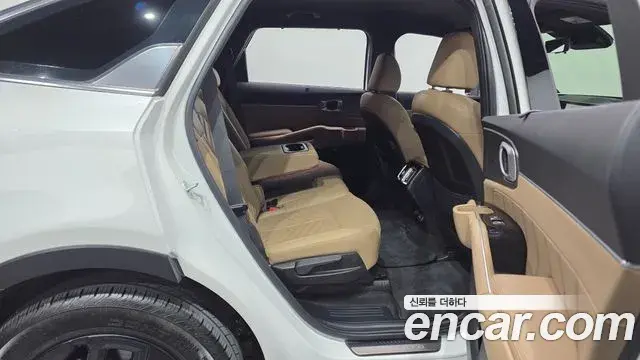 Kia Sorento 2023 — Фото 11/20