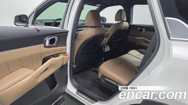 Kia Sorento 2023 — Фото 12/20