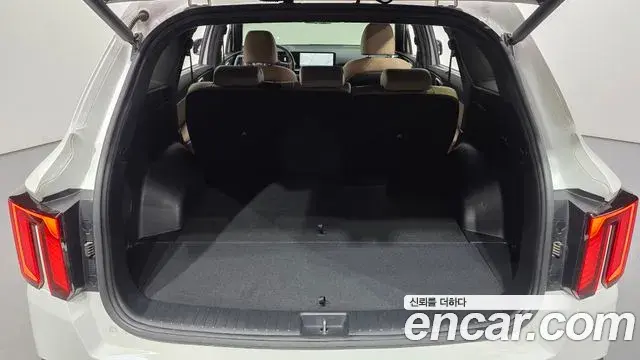 Kia Sorento 2023 — Фото 18/20