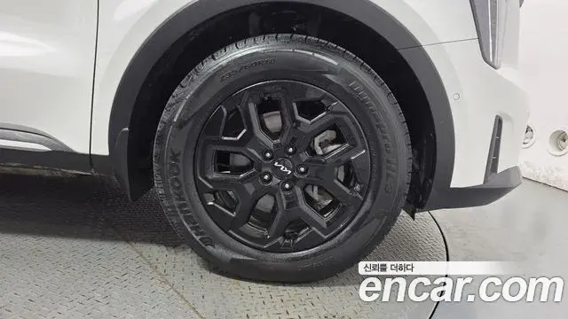 Kia Sorento 2023 — Photo 17/38