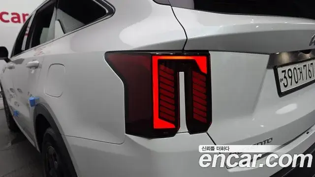 Kia Sorento 2023 — Photo 22/38