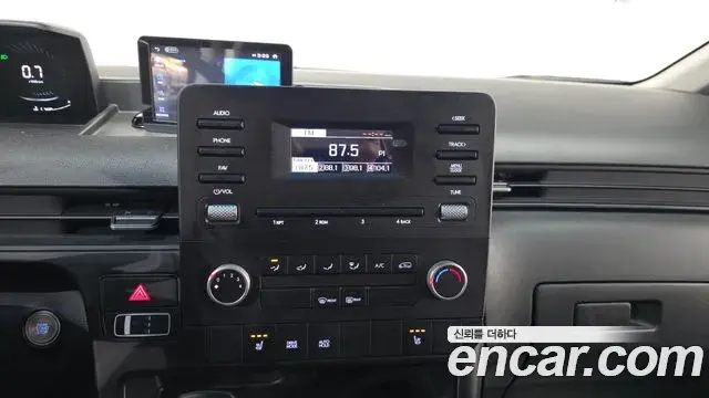 Hyundai Staria 2021 — Photo 14/20