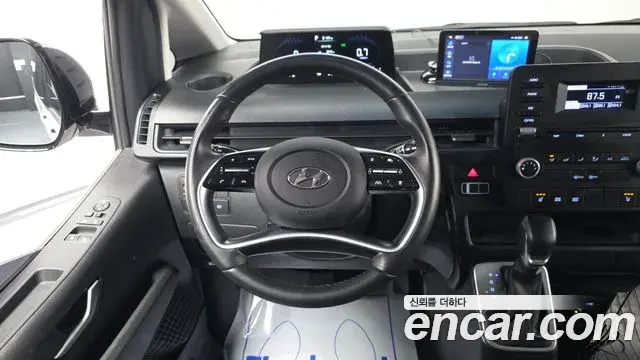 Hyundai Staria 2021 — Photo 15/20