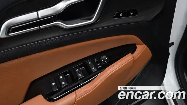 Kia Sportage 2023 — Фото 19/20