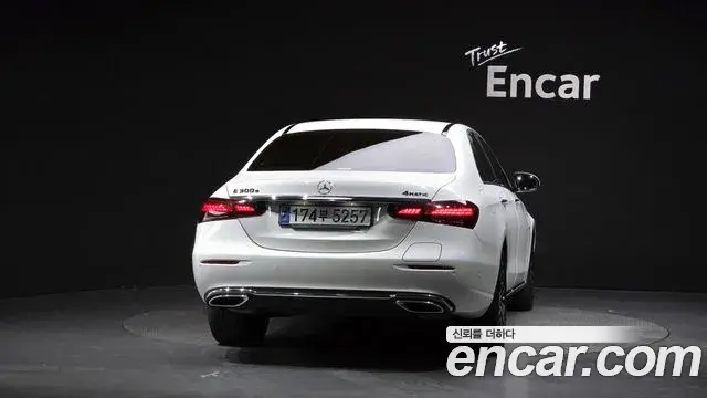 Mercedes-Benz E-Class 2021 — Фото 4/20
