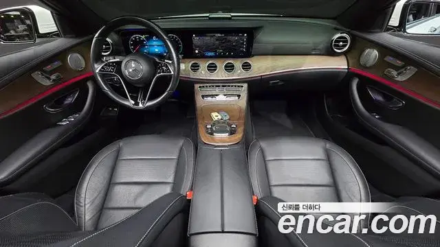 Mercedes-Benz E-Class 2021 — Фото 7/20