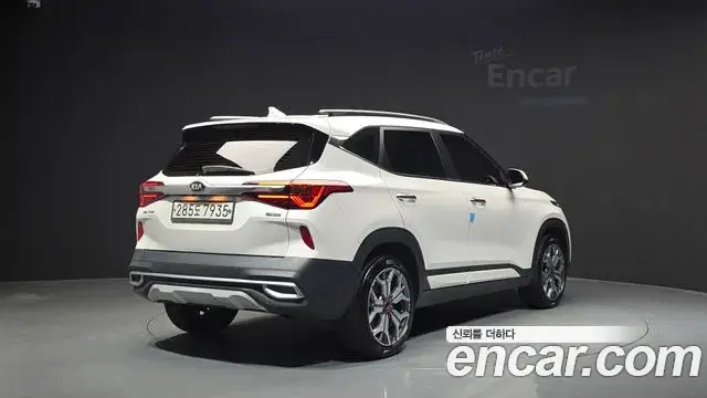 Kia Seltos 2020 — Фото 2/20