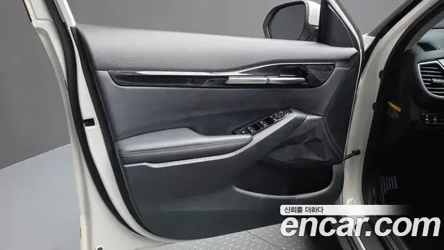Kia Seltos 2020 — ფოტო 15/31