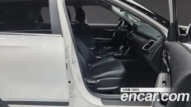 Kia Seltos 2020 — ფოტო 30/31