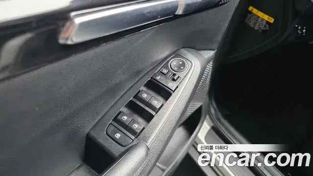 Kia Seltos 2020 — ფოტო 18/31