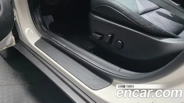 Kia Seltos 2020 — ფოტო 28/31