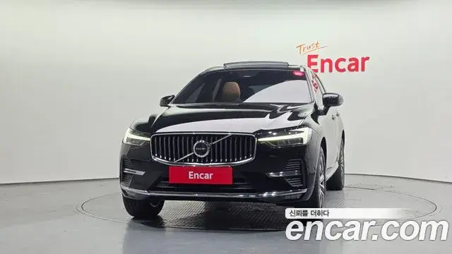 Volvo XC60 2022 — Şəkil 9/34