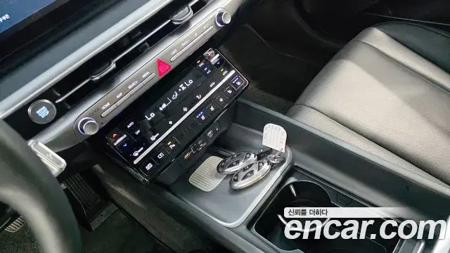 Hyundai Grandeur 2023 — Фото 14/20