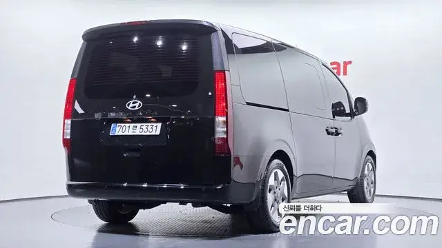 Hyundai Staria 2025 — Фото 1/20