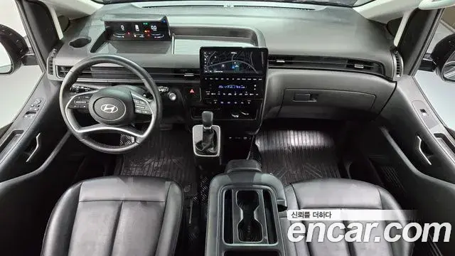 Hyundai Staria 2025 — Фото 9/20