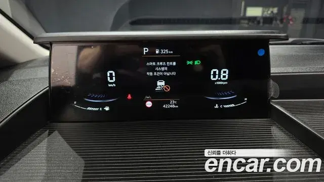 Hyundai Staria 2025 — Фото 6/20