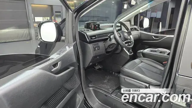 Hyundai Staria 2025 — Фото 8/20