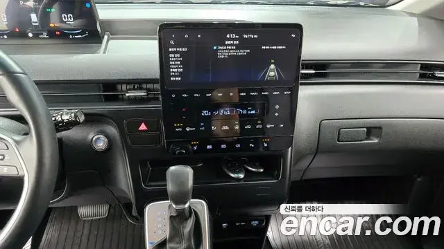 Hyundai Staria 2025 — Фото 13/20