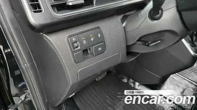 Hyundai Staria 2025 — Фото 18/20
