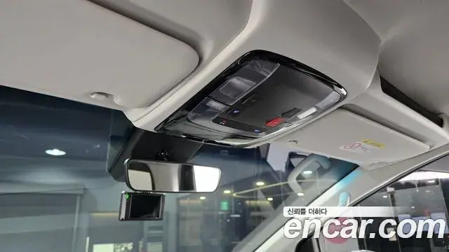 Hyundai Staria 2025 — Фото 19/20