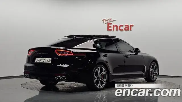 Kia Stinger 2019 — Photo 2/20