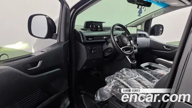 Hyundai Staria 2024 — Photo 10/20