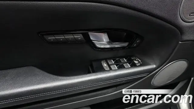 Land Rover Range Rover Evoque 2018 — ფოტო 12/30