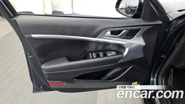Genesis G70 2022 — Photo 20/37