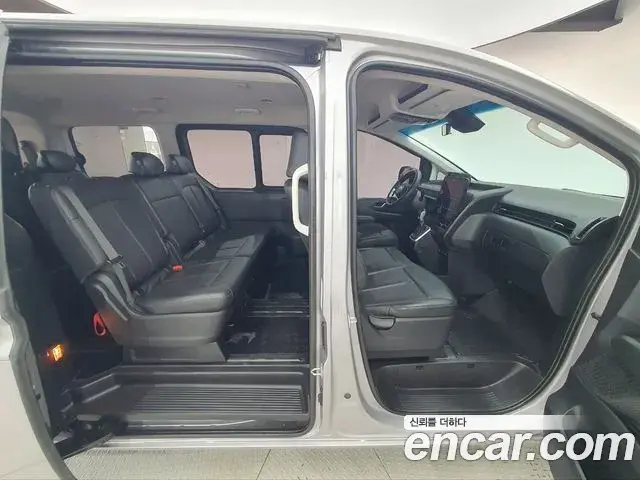 Hyundai Staria 2023 — Фото 4/20