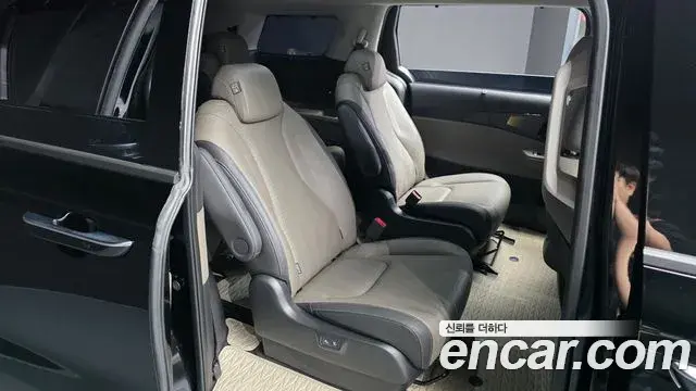 Kia Carnival 2024 — Photo 12/20
