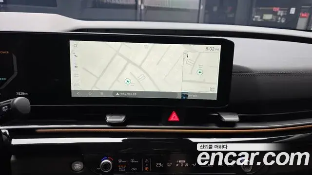 Kia Carnival 2024 — Photo 14/20