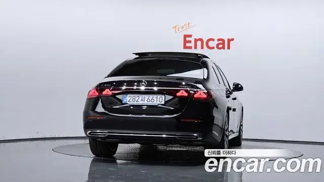 Mercedes-Benz E-Class 2024 — Photo 4/20