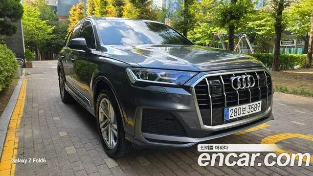 Audi Q7 2022 — Фото 1/20