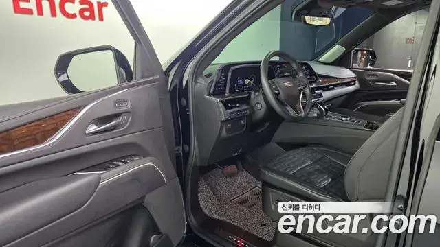 Cadillac Escalade 2022 — Photo 32/38