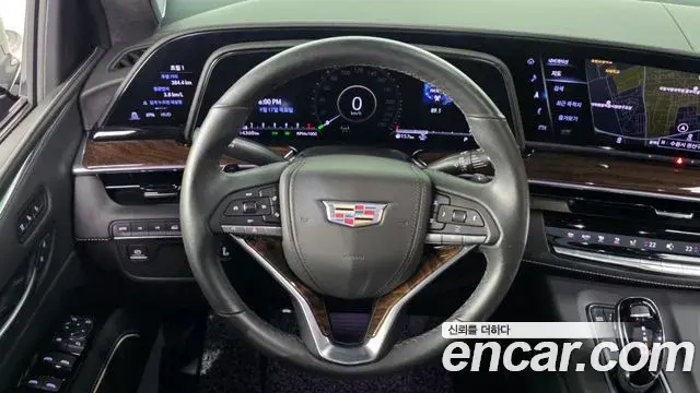 Cadillac Escalade 2022 — Photo 8/38