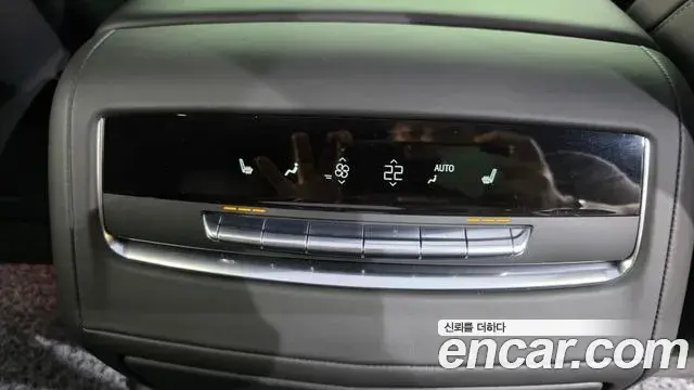 Cadillac Escalade 2022 — Photo 19/38