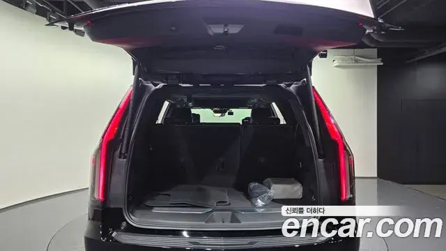 Cadillac Escalade 2022 — Photo 7/38