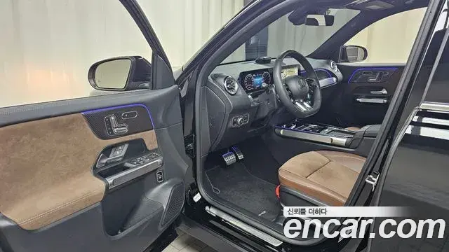 Mercedes-Benz GLB-Class 2025 — Photo 10/20