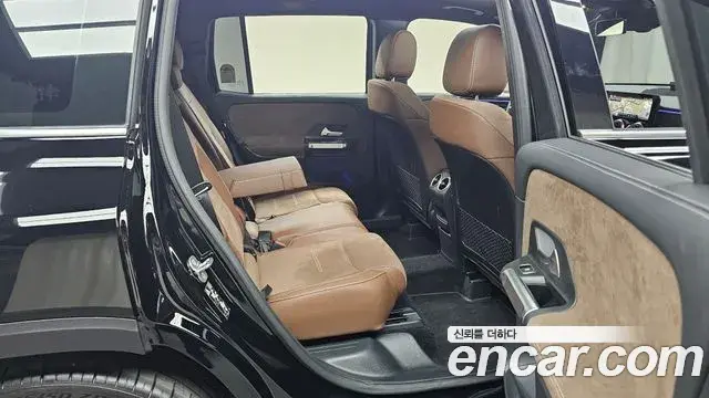 Mercedes-Benz GLB-Class 2025 — Photo 11/20