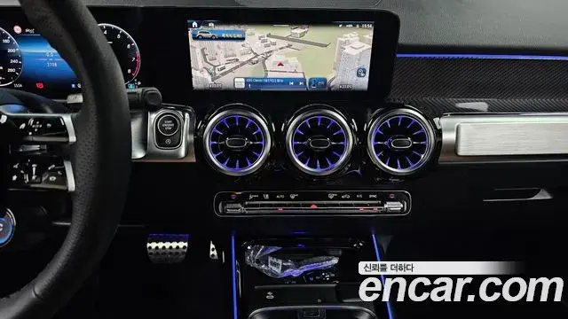 Mercedes-Benz GLB-Class 2025 — Photo 12/20