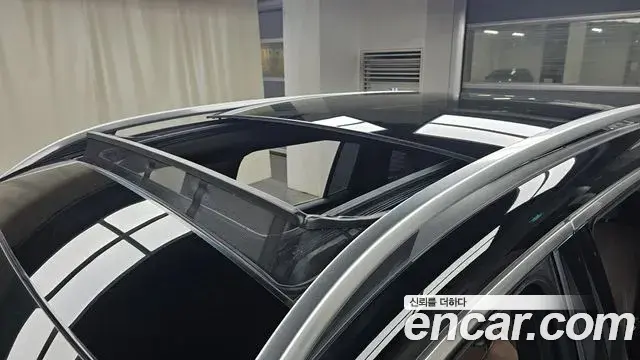 Mercedes-Benz GLB-Class 2025 — Photo 16/20