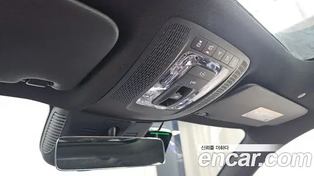 Mercedes-Benz GLB-Class 2025 — Photo 19/20