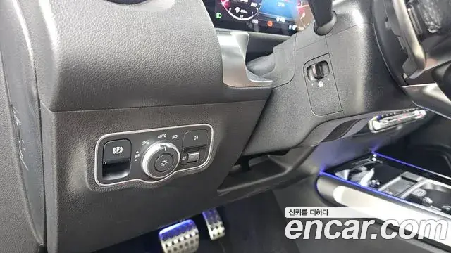 Mercedes-Benz GLB-Class 2025 — Photo 20/20