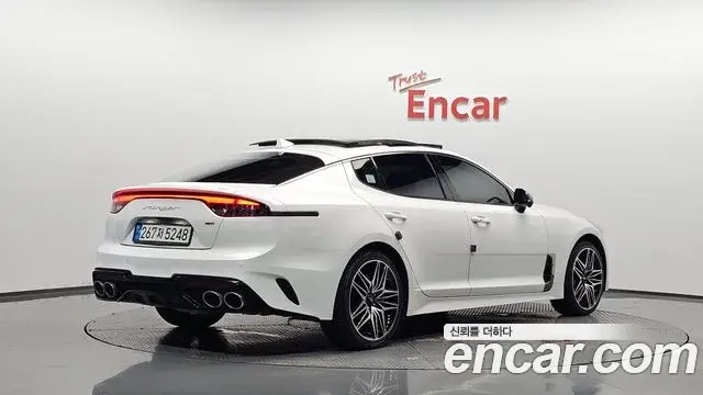 Kia Stinger 2022 — Фото 2/20