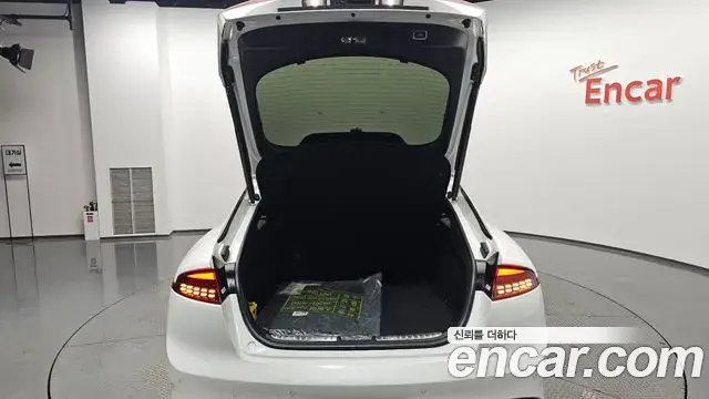 Kia Stinger Meister 2022 — Şəkil 25/35