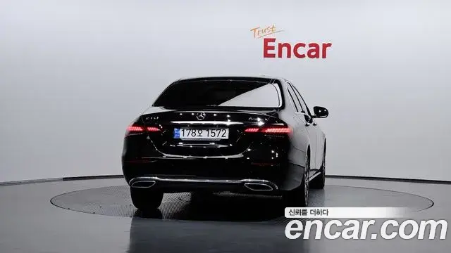 Mercedes-Benz E-Class 2022 — Фото 4/20