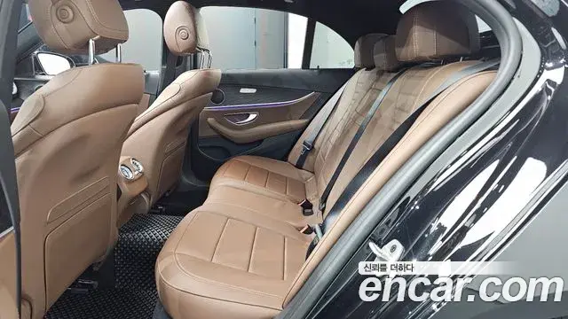 Mercedes-Benz E-Class 2022 — Фото 12/20