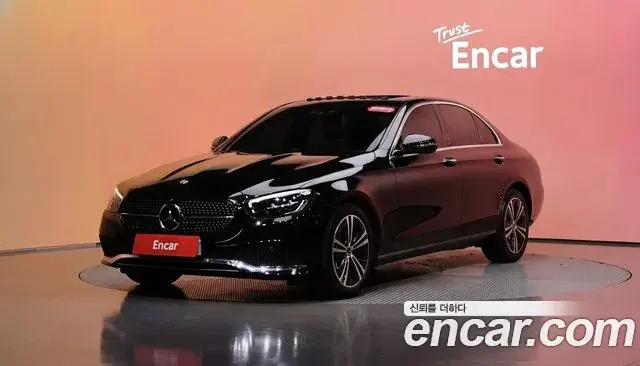 Mercedes-Benz E-Class 2022 — Фото 1/20