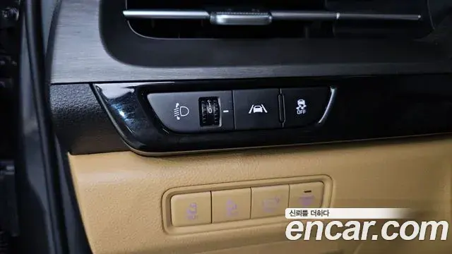 Kia Carnival 2023 — Фото 18/20